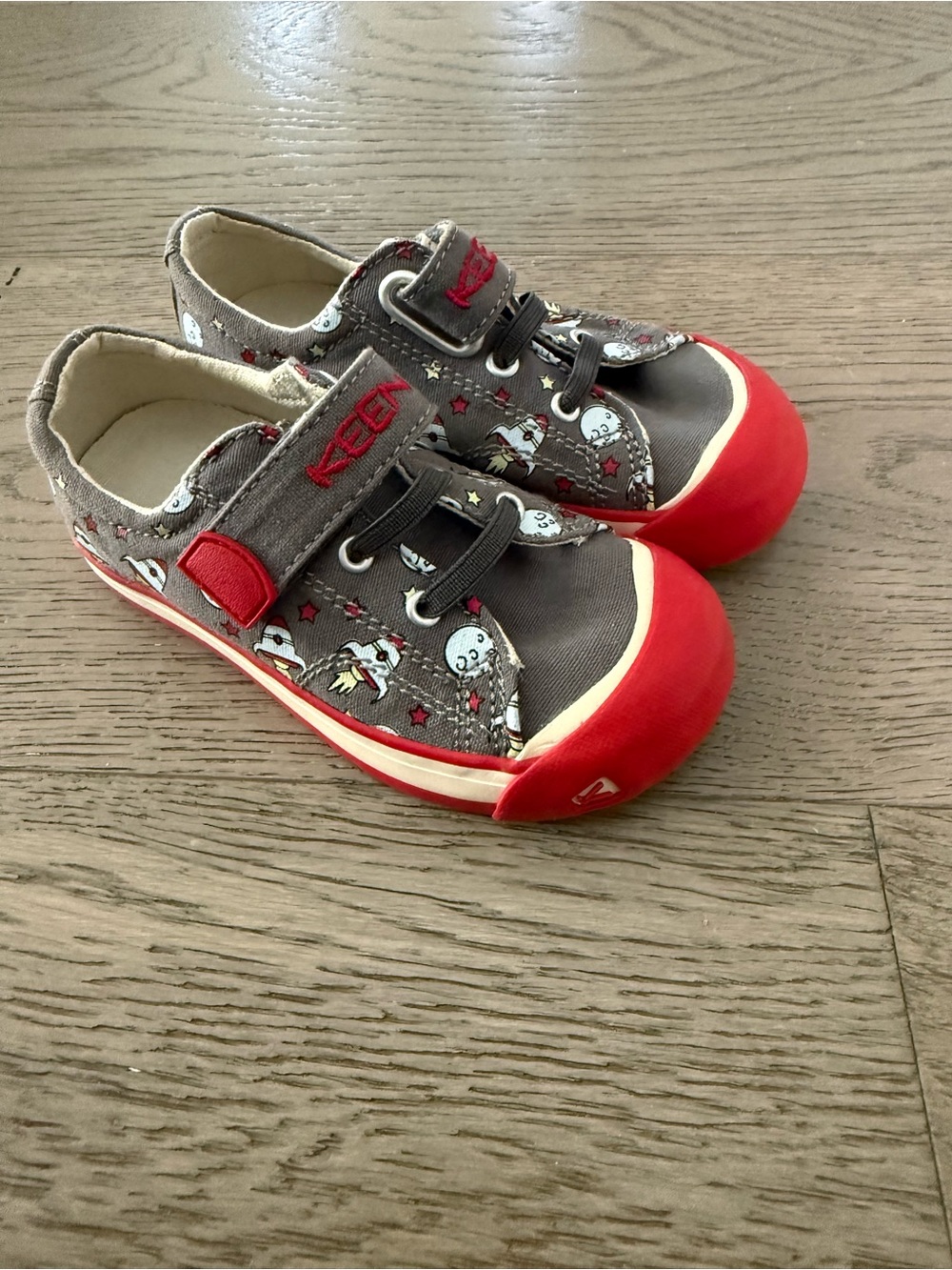Keen Gray Canvas Sneakers with Velcro NWOB Toddler 8 - Picture 2 of 6